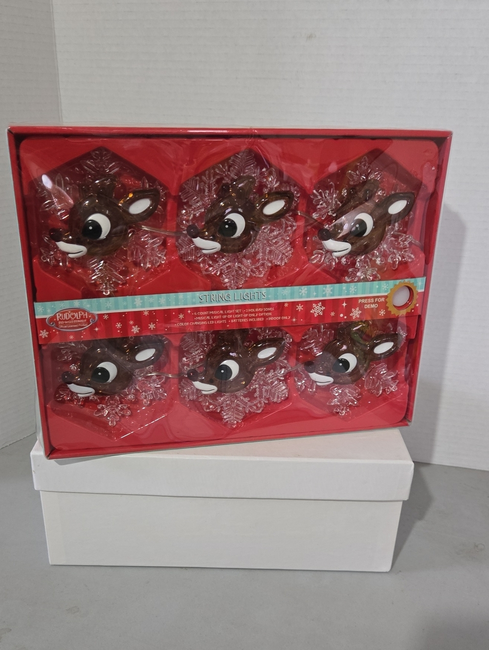 Rudolph String Lights - Reindeer Heads with Snowflake Bases 6 Count-Battery